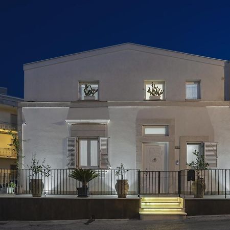 Casa Vacanze "Oceano Mare" Поццалло Экстерьер фото