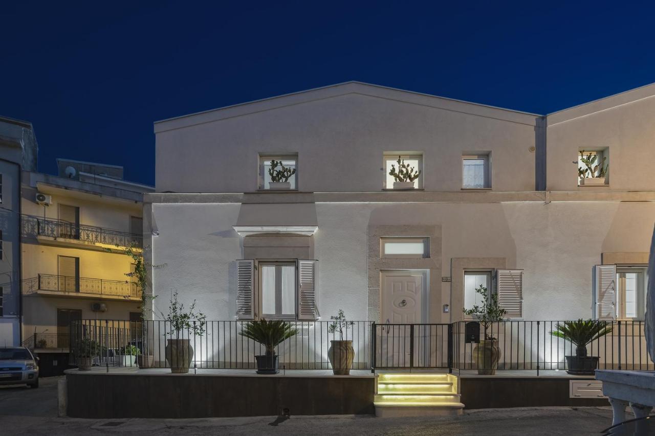 Casa Vacanze "Oceano Mare" Поццалло Экстерьер фото